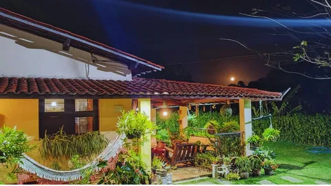 Residência integrada ao jardim