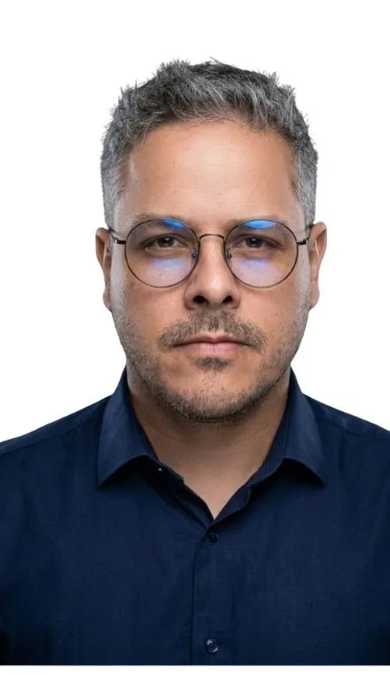 Retrato de Eliezer Albuquerque